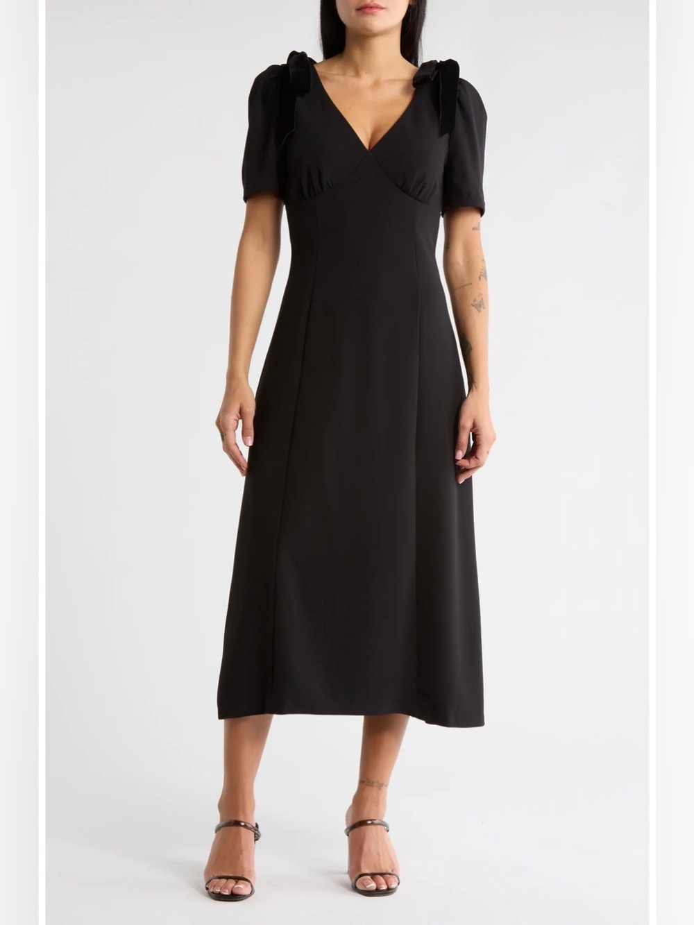 Astr the Label V-Neck Bow Detail Midi Dress Size Medium Black